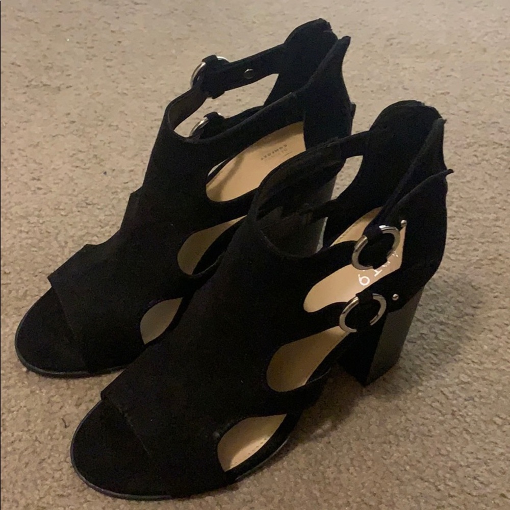 ✨ super cute black heels ✨